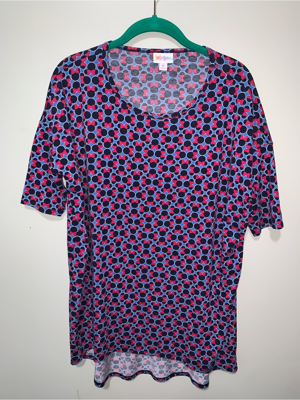 LuLaRoe Short Sleeve Tee with Disney Minnie Mouse pattern
